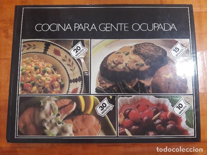 Libros antiguos: COCINA PARA GENTE OCUPADA - Foto 1