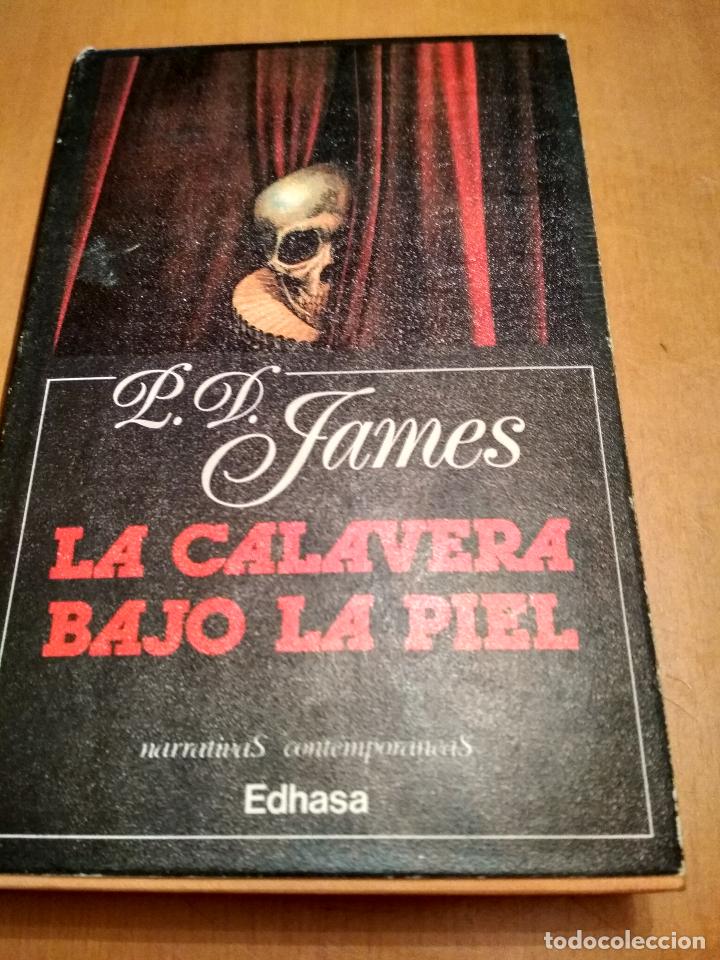 Libros antiguos: La calavera bajo la piel - Foto 1
