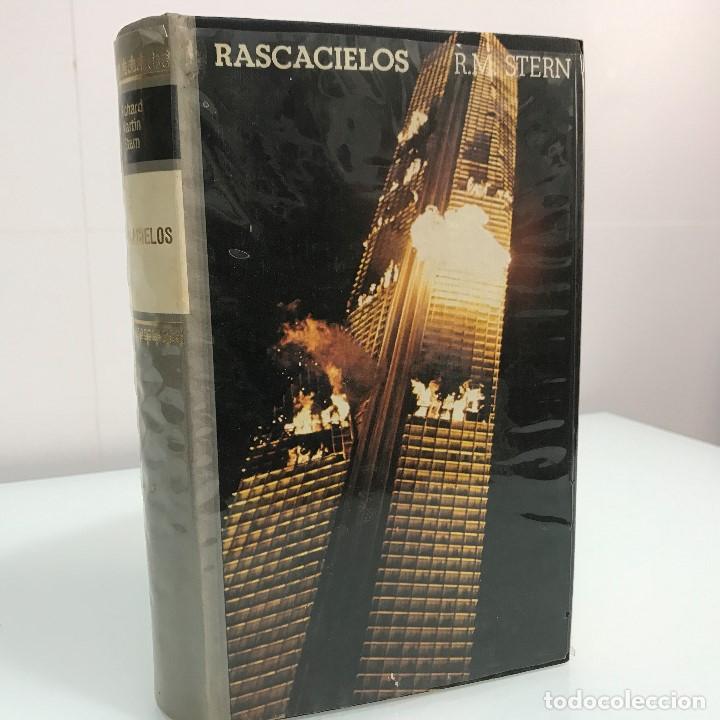 Libros antiguos: Rascacielos. Richard M. Stern - Foto 3