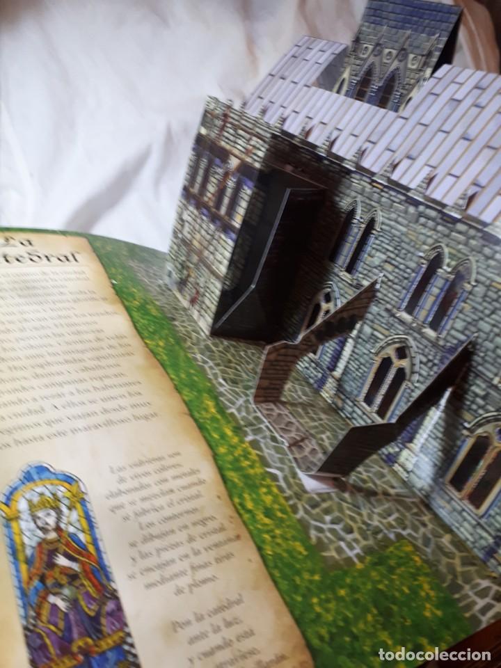 Libros antiguos: UNA CIUDAD MEDIEVAL. pop-up - Foto 5