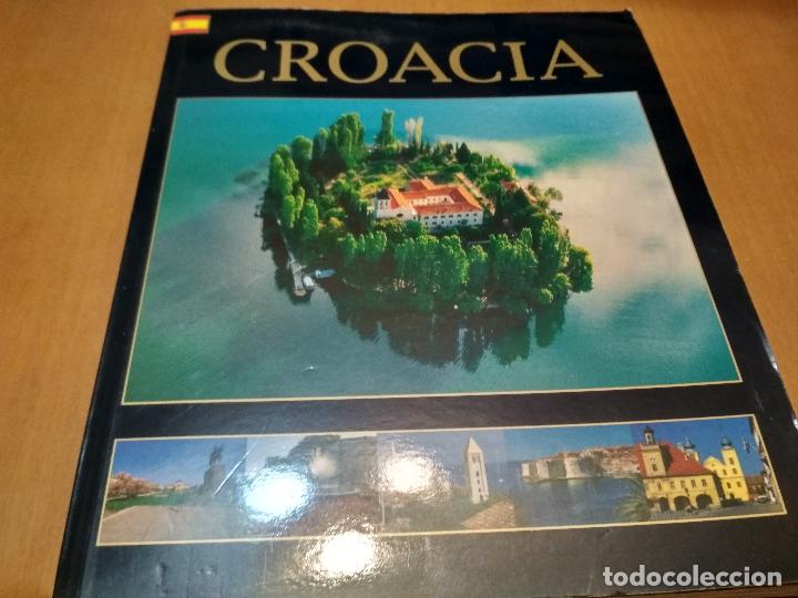 Libros antiguos: Libro gu&iacute;a Croacia - Foto 1