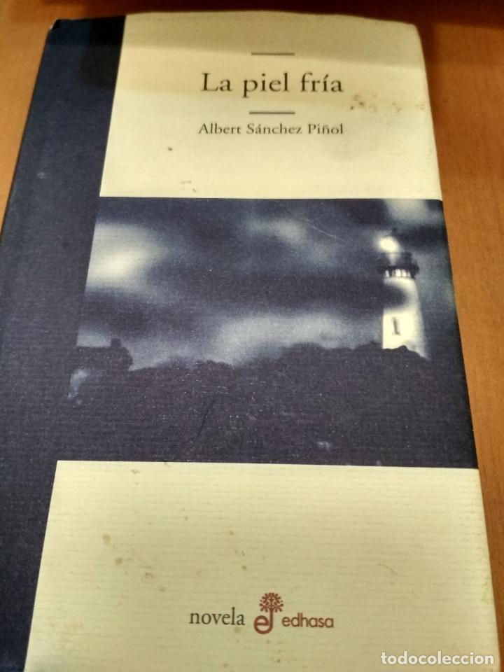 Libros antiguos: La piel fr&iacute;a - Foto 1