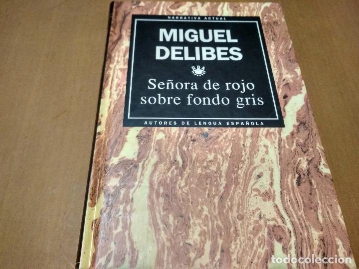 Libros antiguos: Se&ntilde;ora de rojo sobre fondo gris - Foto 1