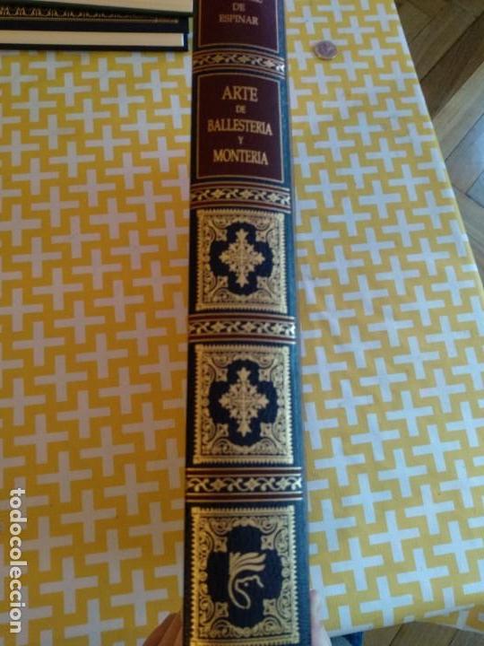 Libros antiguos: Edici&oacute;n numerada Arte de Ballesteria y Monter&iacute;a - Foto 2