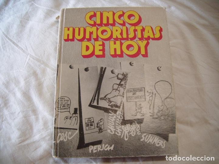 Libros antiguos: CINCO HUMORISTAS DE HOY - Foto 1
