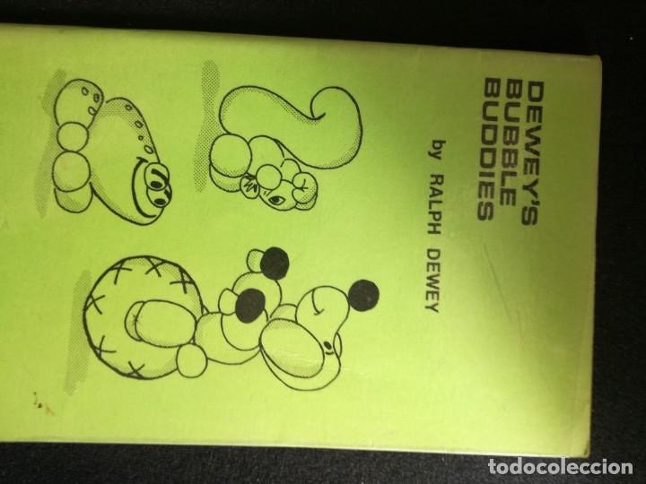 Libros antiguos: ilusionismo.magia. globos.dewey bubble buddies - Foto 1