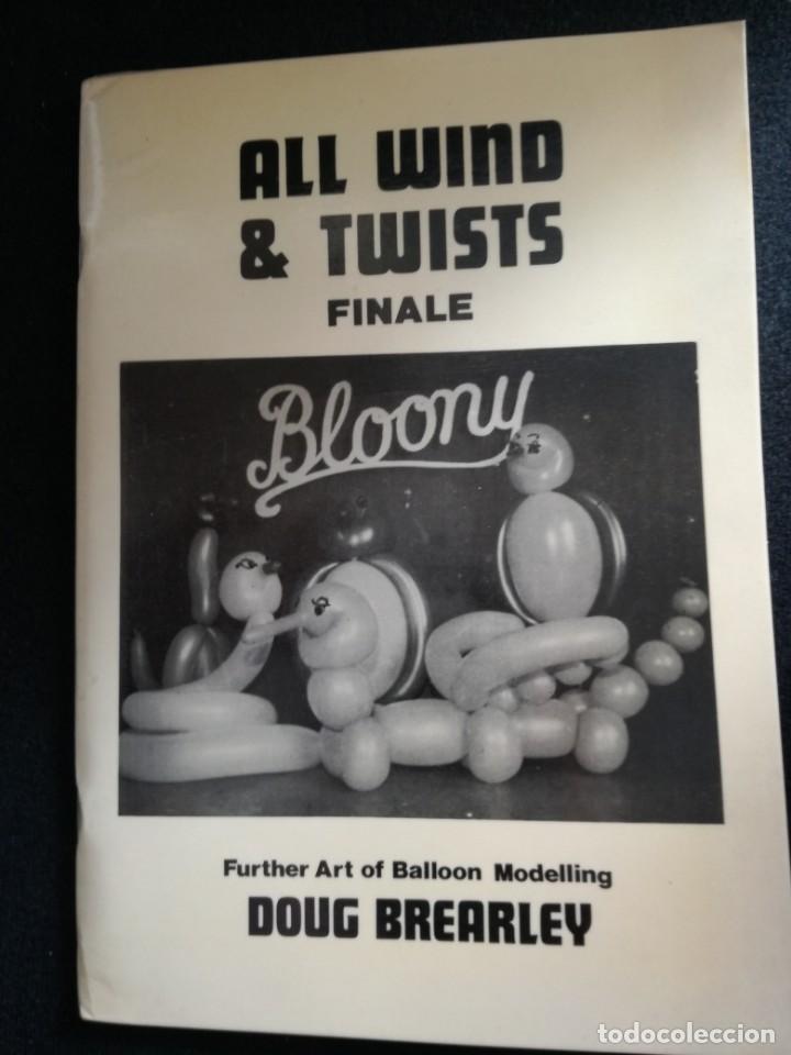 Libros antiguos: ilusionismo.magia. globos. all wind & twists - Foto 1