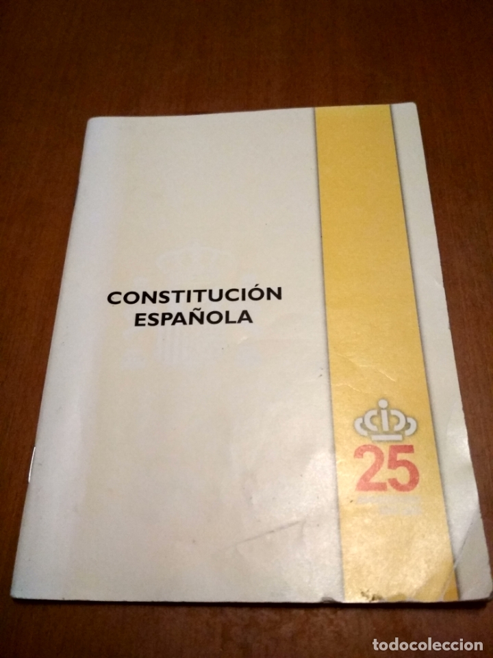 Libros antiguos: Constituci&oacute;n espa&ntilde;ola - Foto 1