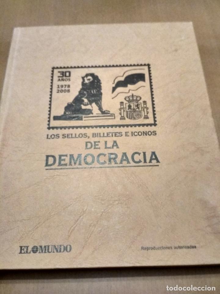 Libros antiguos: Los sellos ,billetes e iconos de la democracia - Foto 1