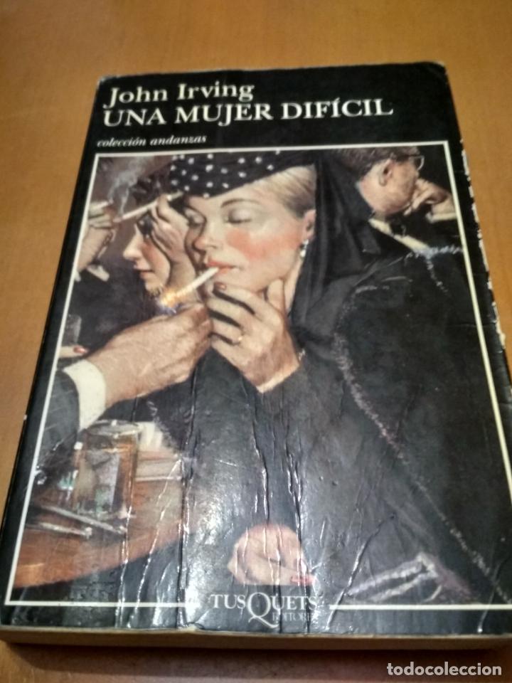 Libros antiguos: Una mujer dificil - Foto 1