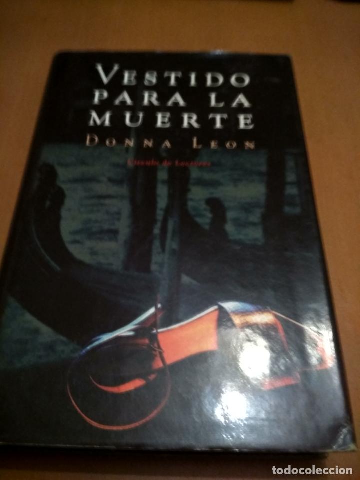 Libros antiguos: Vestido para la muerte - Foto 1