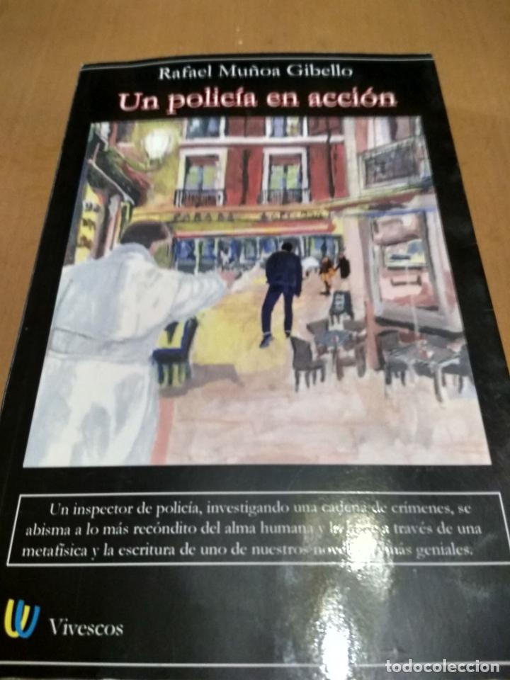 Libros antiguos: Un polic&iacute;a en acci&oacute;n - Foto 1