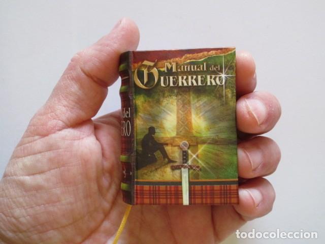 Libros antiguos: MINIATURA, MANUAL DEL GUERRERO - Foto 1