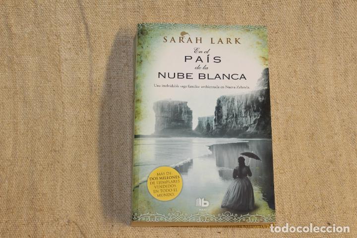 Libros antiguos: EN EL PAIS DE LA NUBE BLANCA - SARAH LARK - Foto 1