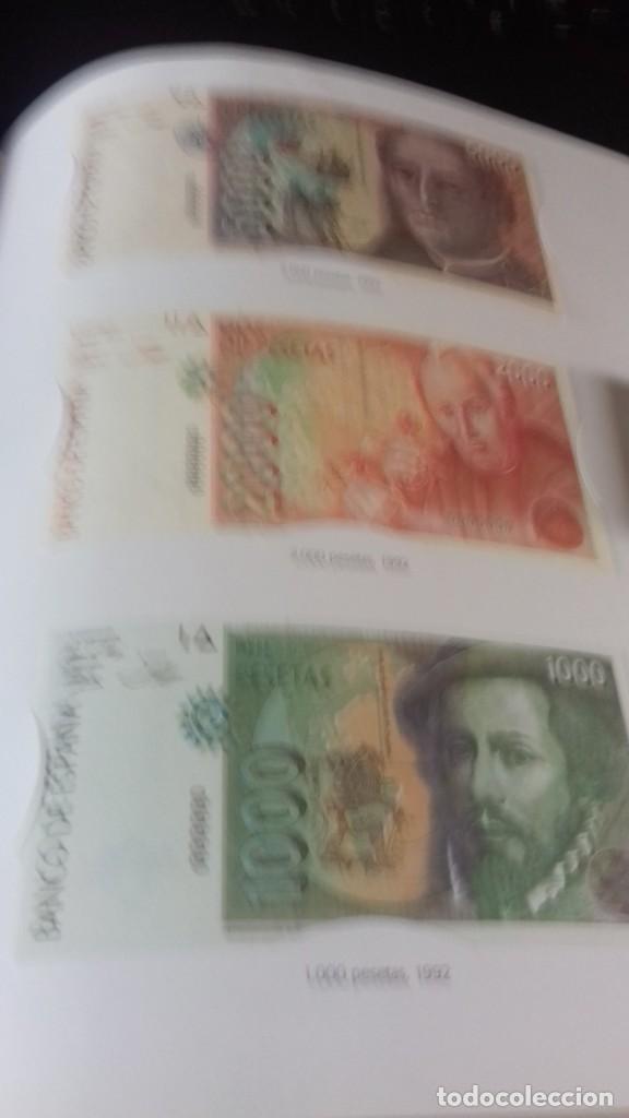 Libros antiguos: Libro de sellos, billetes e iconos de la democracia completo - Foto 19