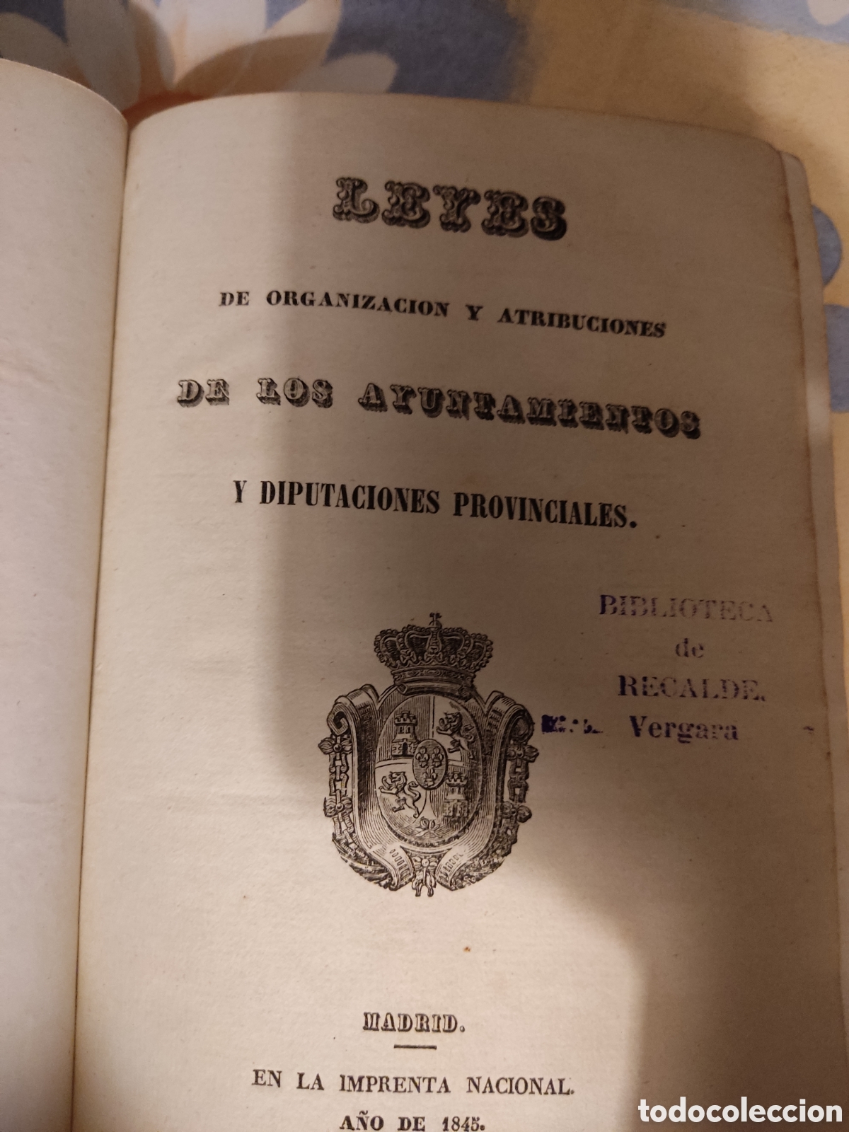Old books: 1845 leyes, 1815 reglamento militar, 1828 composiciones , el mariscal en su fragua
