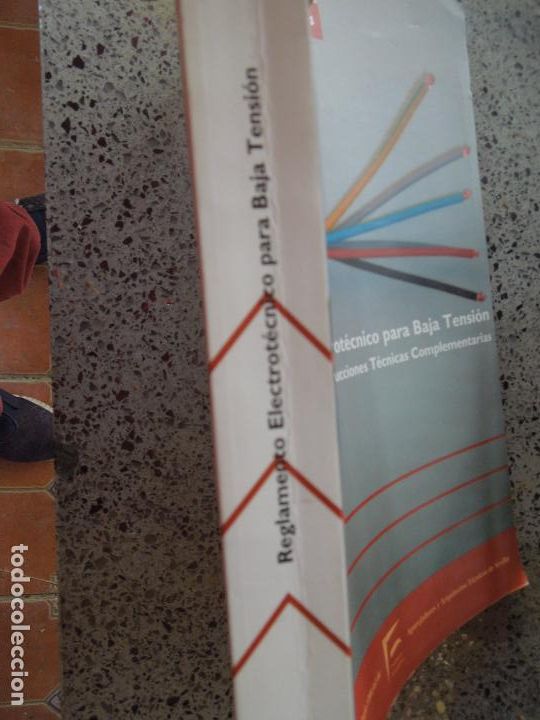 Libros antiguos: REGLAMENTO ELECTROT&Eacute;CNICO PARA BAJA TENSION E INSTRUCCIONES TECNICAS COMPLEMENTARIAS - Foto 8