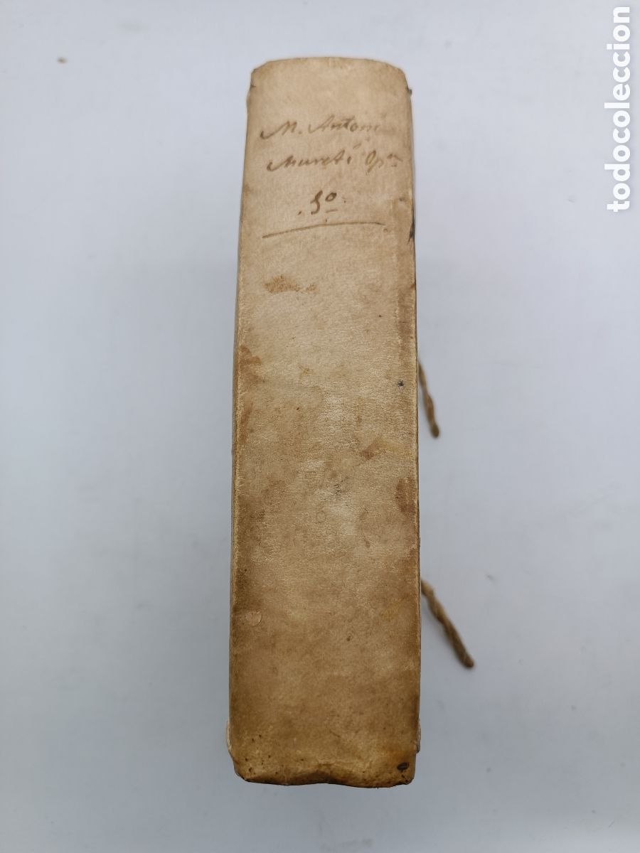 Libros antiguos: Antonii Mureti operum scholarum a&ntilde;o 1741 parte 1 y 2 mismo volumen.Algunas hojas con marcas por par&aacute;