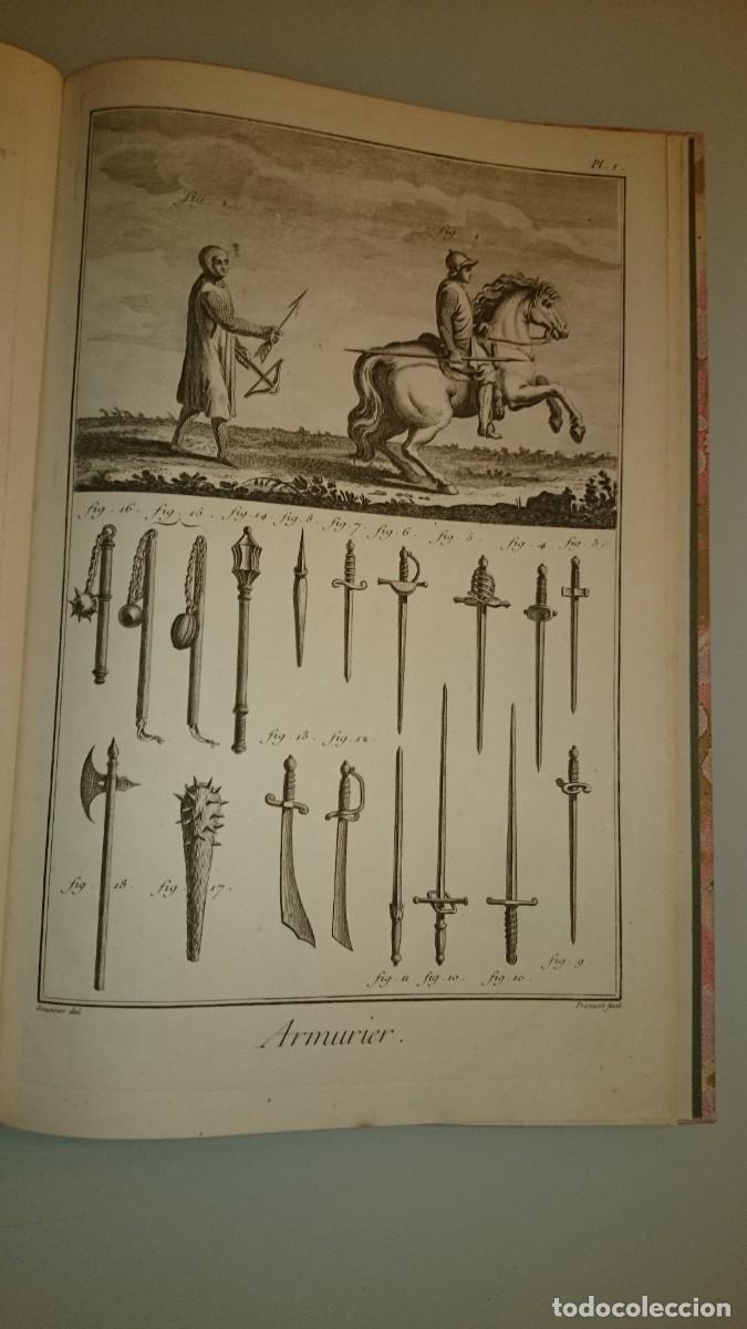 Libri antichi: ARMURIER ARMERO CAZA ARMAS MILITAR - 2 GRABADOS - DIDEROT / D'ALEMBERT - 1770 - 40 x 26 cm.