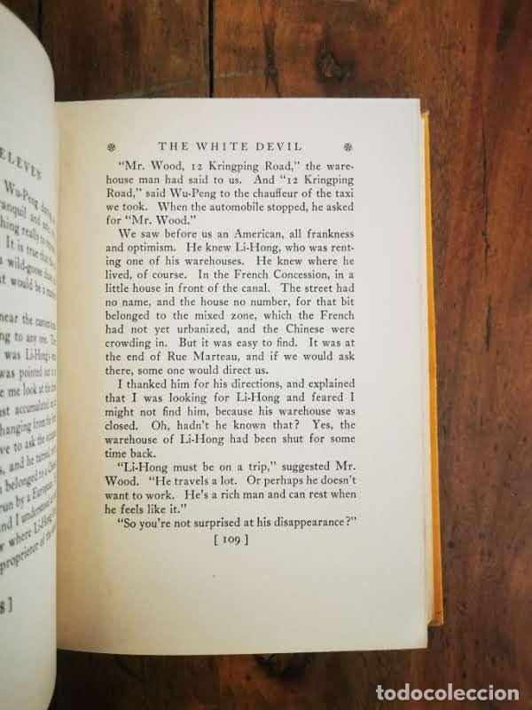 Libros antiguos: OTEYZA, Luis de. The White Devil: [Dedicatoria y aut&oacute;grafo del autor] - Foto 3