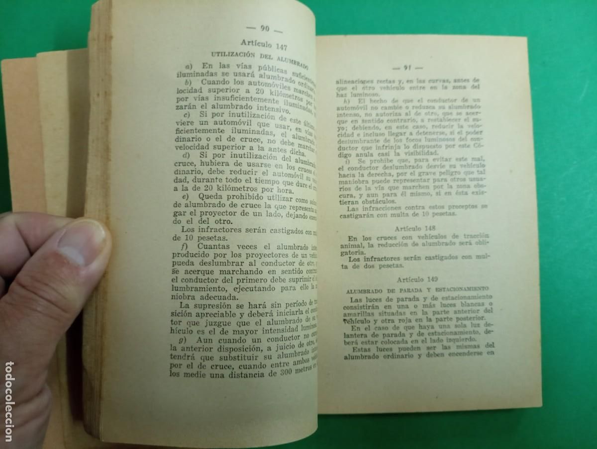 Libros antiguos: Antiguo libro CODIGO DE LA CIRCULACION. Barcelona 1935. Autos. - Foto 3