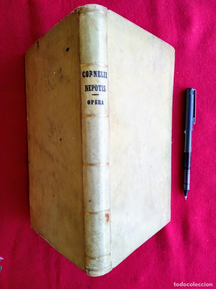 Libros antiguos: Libro antiguo en lat&iacute;n a&ntilde;o 1845 Corneli Nepotis - Foto 1