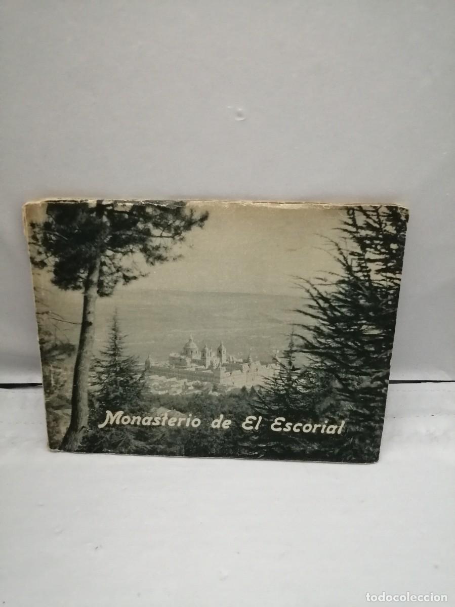 Libros antiguos: MONASTERIO DE EL ESCORIAL (24 L&aacute;minas 15x 20 cms.) - Foto 1
