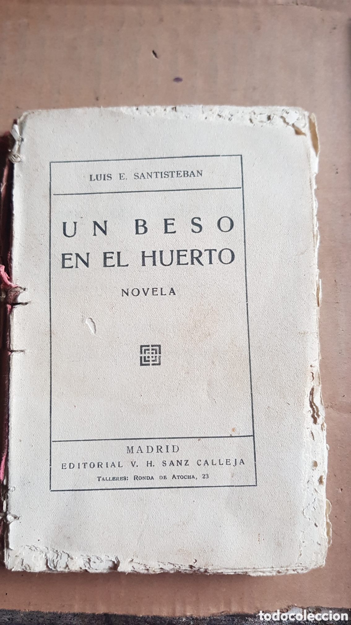Old books: Novela Un Beso en el Huerto