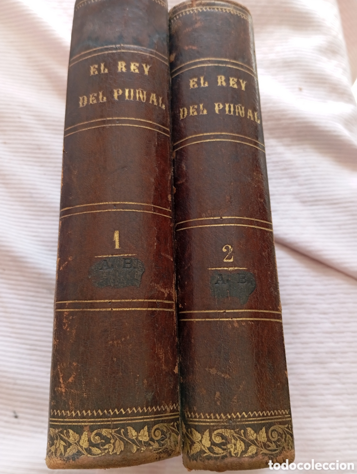 Libros antiguos: 2 tomos antiguos El rey del Pu&ntilde;al 1884/85 - Foto 1