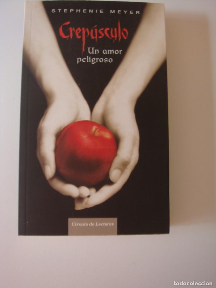 Libros antiguos: CREPUSCULO EL AMOR PELIGRO - Foto 1