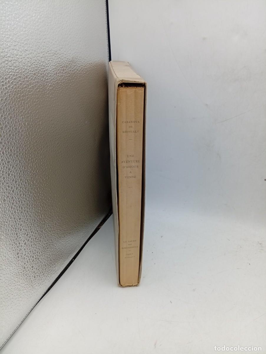 Libros antiguos: UNE AVENTURE D&acute;AMOUR A VENISE. CASANOVA DE SEINGALT. LE LIVREE DU BIBLIOPHILE. PARIS, 1927. LEER.