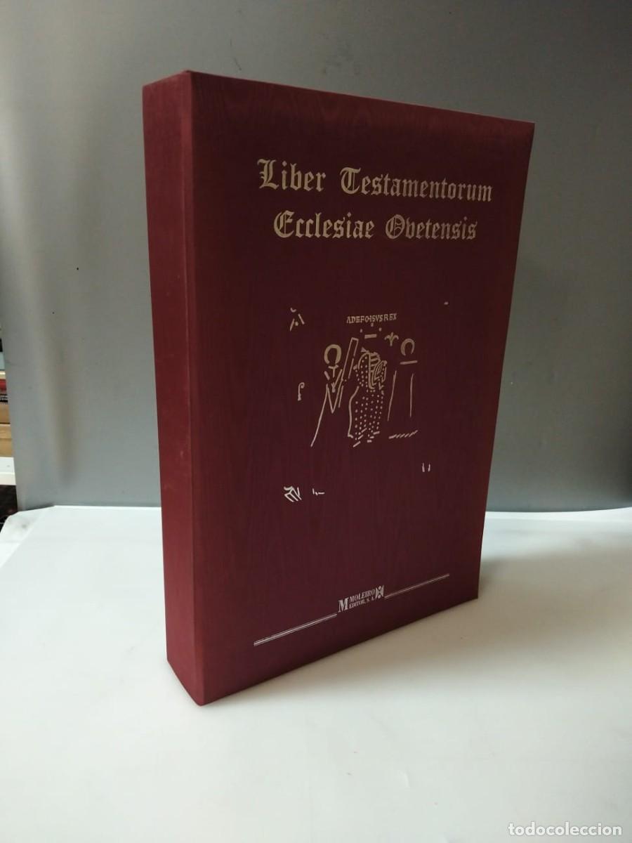 Libros antiguos: FACSIMIL LIBRO DE LOS TESTAMENTOS C&Oacute;DICE CATEDRAL OVIEDO ED MOLEIRO - LIBER TESTAMENTORUM - Foto 1
