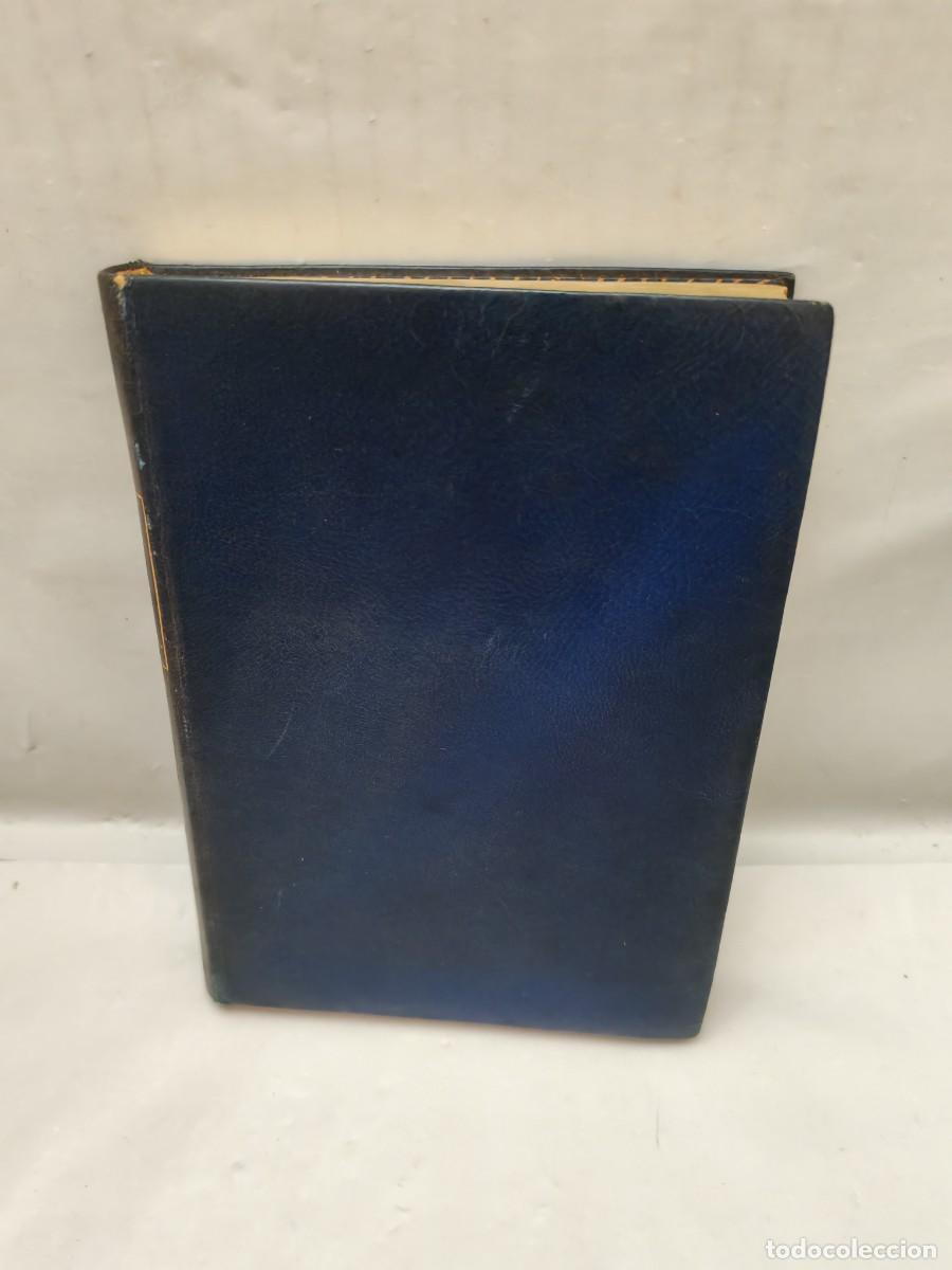 Antiquarische B&uuml;cher: Algo flota sobre el agua (Tercera edici&oacute;n 1915, RETAPADO en Piel con dorados)