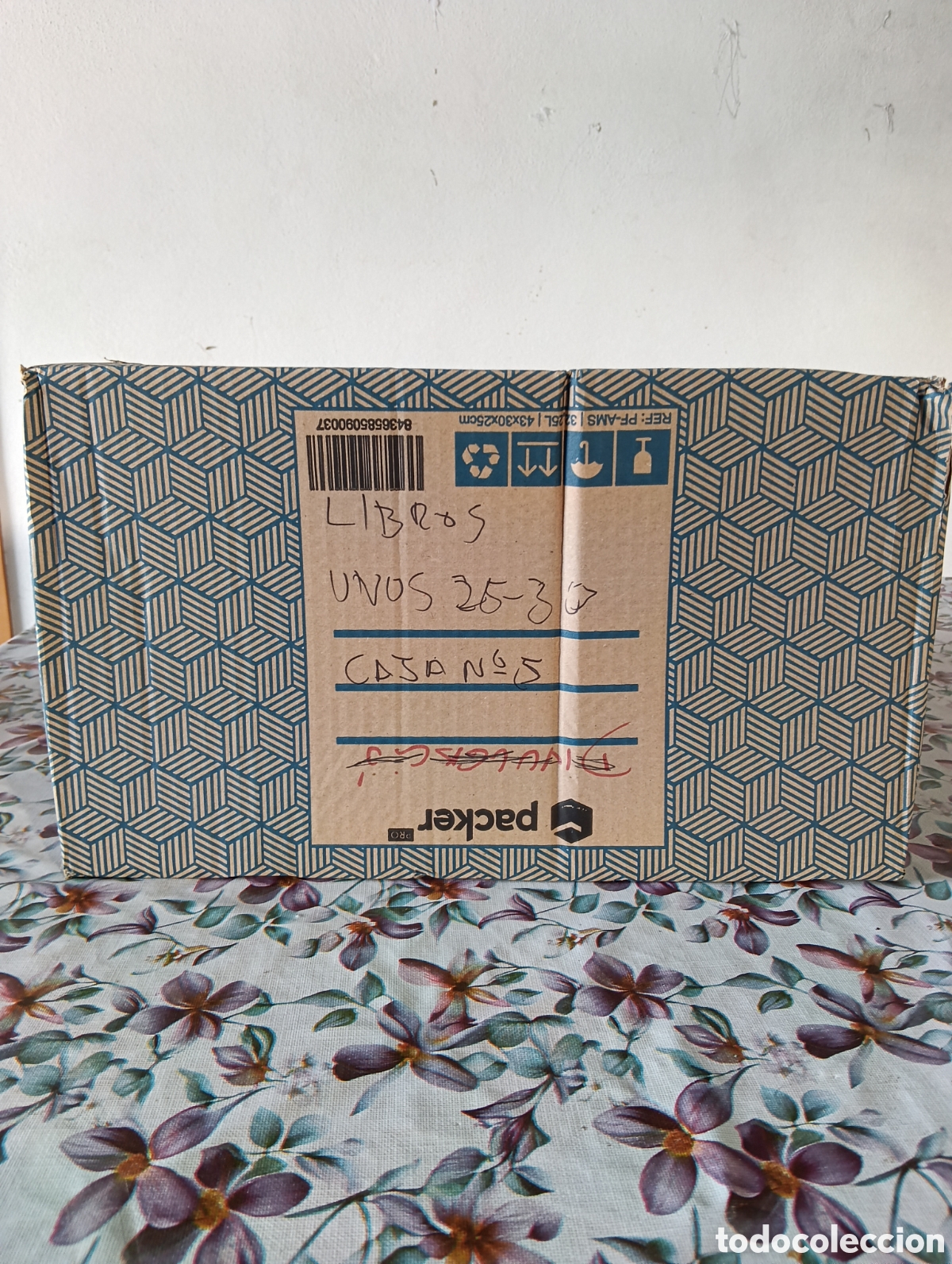 Libros antiguos: Lote Sorpresa. Caja 5. Caja con Libros. Unos 25-30 Libros . Elegidos al Azar.Hay de todos los G&eacute;nero