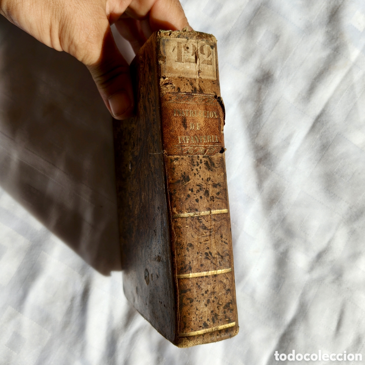 Libros antiguos: 1844. Reales Ordenanzas e Instrucci&oacute;n de Infanter&iacute;a. Reina Isabel II. Con grabados desplegables. Pas
