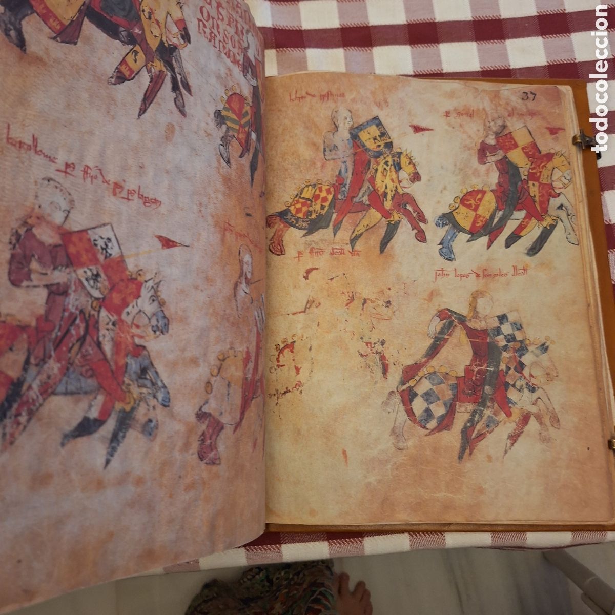 Libros antiguos: facs&iacute;mil del Libro de la Real Cofrad&iacute;a de los Caballeros del Sant&iacute;simo y de Santiago - Foto 7