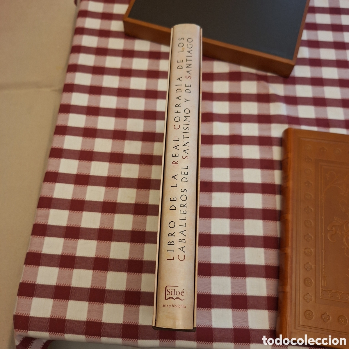 Libros antiguos: facs&iacute;mil del Libro de la Real Cofrad&iacute;a de los Caballeros del Sant&iacute;simo y de Santiago - Foto 9