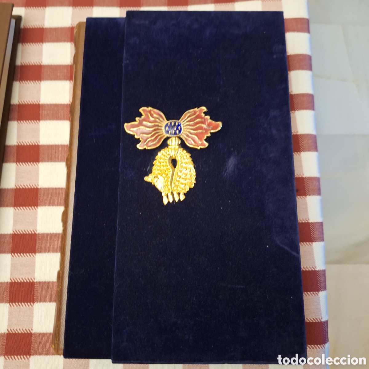 Libros antiguos: Status du Thoison. Insigne Orden del Toison de Oro, editado por Scriptorium facs&iacute;mel