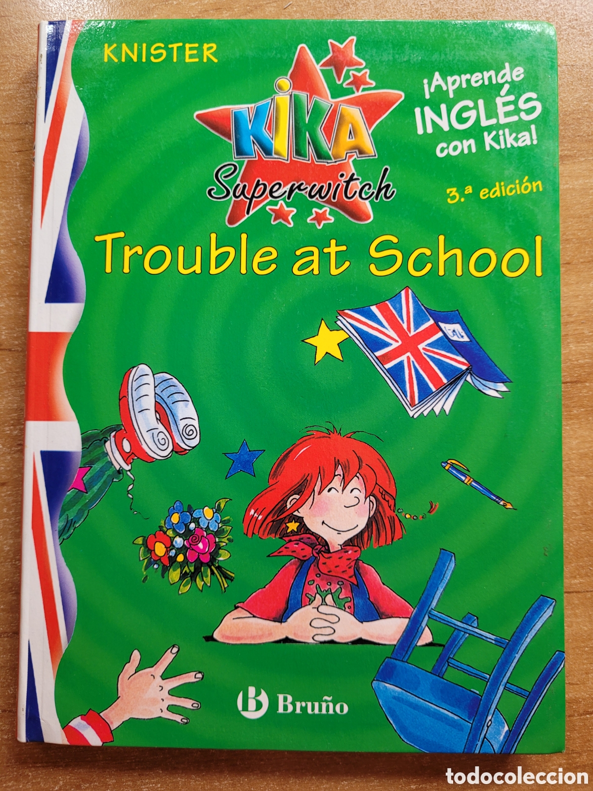 Libros: KIKA SUPERWITCH (BRU&Ntilde;O, 2005) - TROUBLE AT SCHOOL (Libro para aprender Ingl&eacute;s) - Foto 1