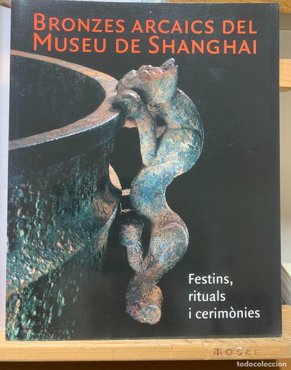 Libros: Cat&agrave;leg de l'exposici&oacute; coprodu&iuml;da pel MNAC i el F&ograve;rum Barcelona 2004, formada pe r una selecci&oacute; de 2