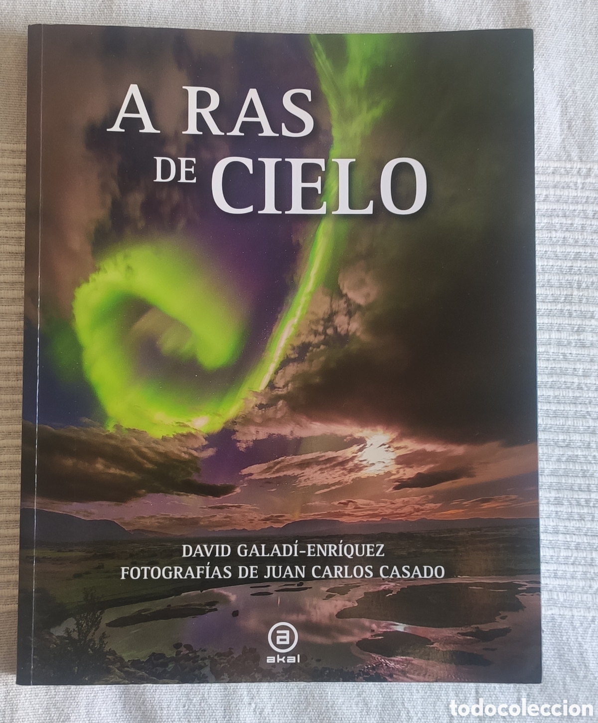 Libros: Libro A ras de cielo. Nuevo. Precio en tiendas 25&euro; - Foto 1