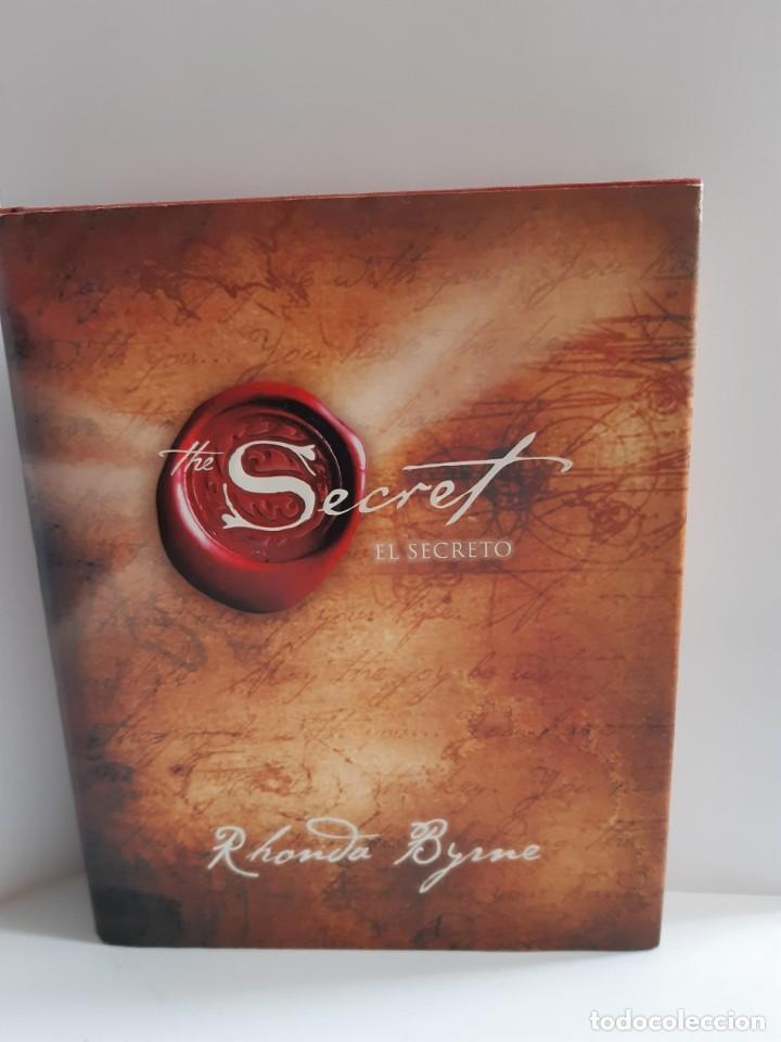 El libro de autoayuda el secreto por Rhonda Byrne Fotografía de