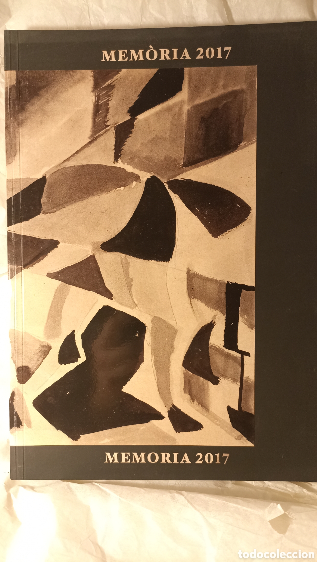Libros: Mem&ograve;ria 2017 de la Fundaci&oacute; Gala-Salvador Dal&iacute;.