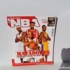 Coleccionismo deportivo: NBA REVISTA OFICIAL FEBRERO 2005 - ESPECIAL MATADORES - JORDAN , KOBE, CARTER POSTER WADE. Lote 105833063