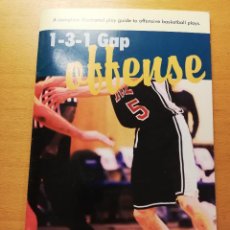 Coleccionismo deportivo: 1 - 3 - 1 GAP OFFENSE BY MIKE PHELPS. A COMPLETE ILLUSTRATED PLAY GUIDE OFFENSIVE BASKETBALL PLAYS