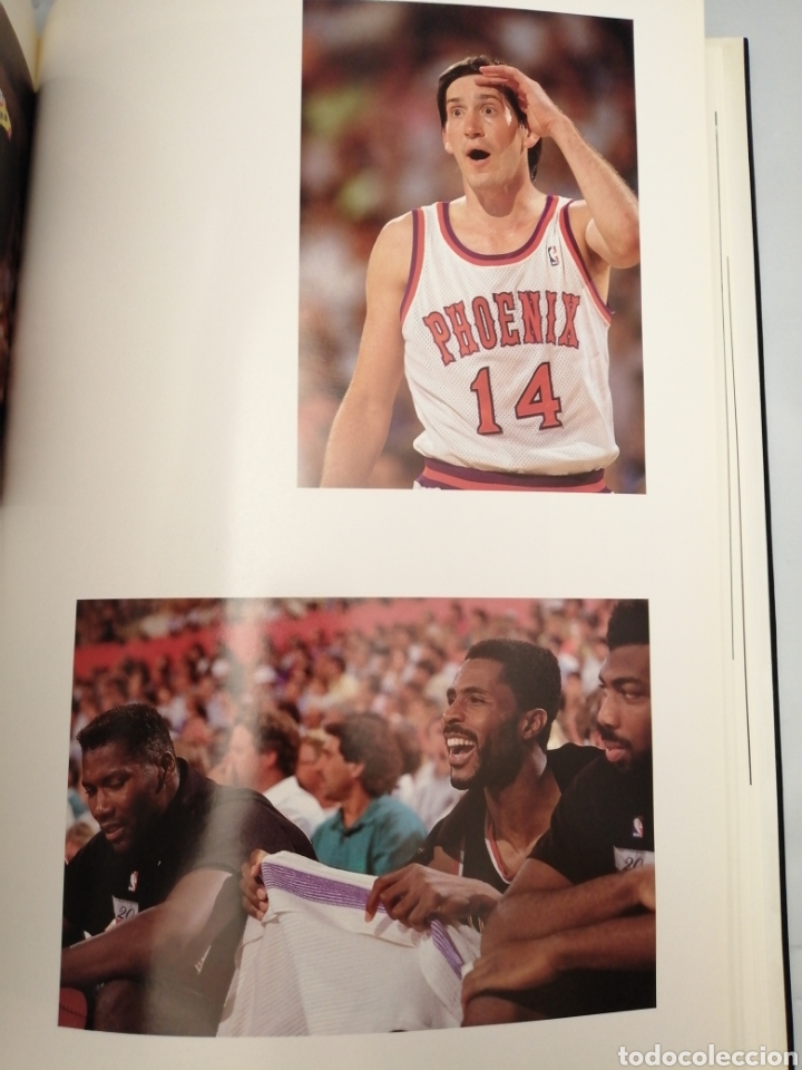Coleccionismo deportivo: NBA. ALREDEDOR DEL PARQU&Eacute; / THE VIEW FROM COURTSIDE - Foto 7