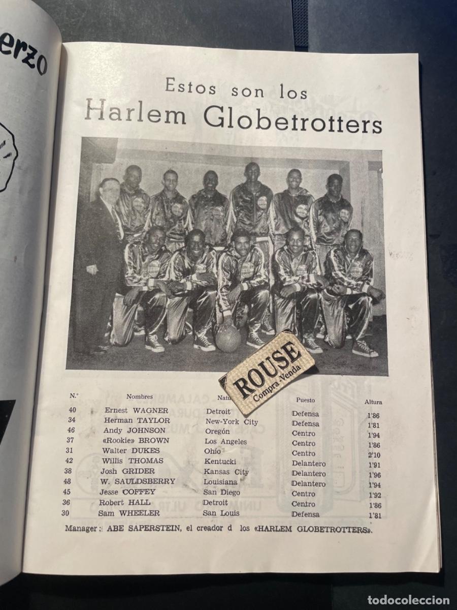 Coleccionismo deportivo: BALONCESTO - HARLEM GLOBETROTTERS - PROGRAMA , DISPUTANDO LA COPA MARTINI 1955- PROGRAMA BARCELONA - Foto 3