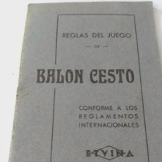 Coleccionismo deportivo: ANTIGUO LIBRO REGLAS DEL JUEGO DE BALONCESTO-CONFORME LOS REGLAMENTOS NACIONALES ETVINA