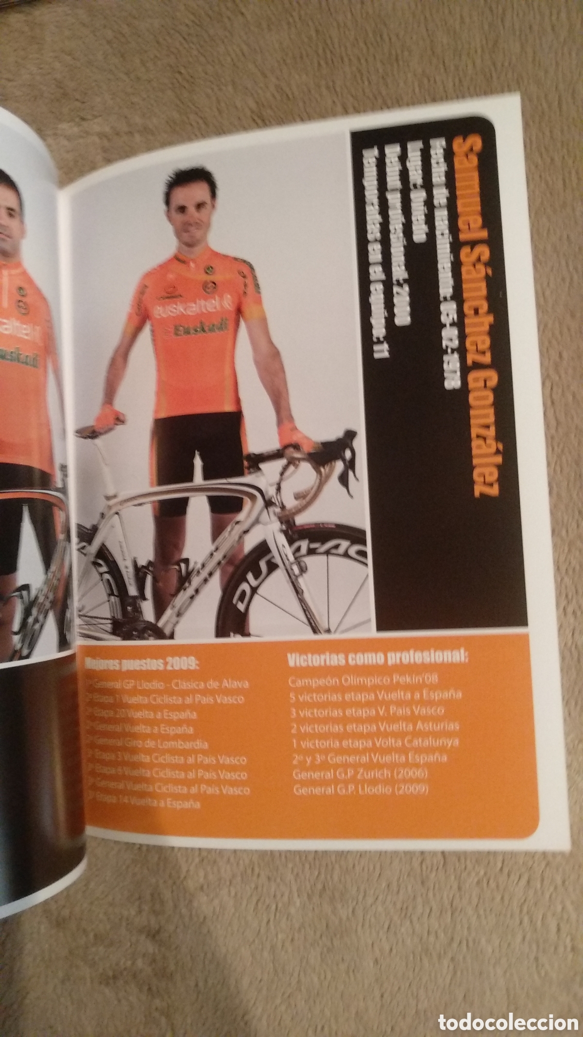 Coleccionismo deportivo: Mini libro Euskaltel de ciclismo - 2010 - Foto 2