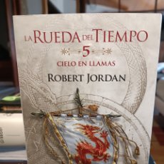 Libros: LA RUEDA DEL TIEMPO 5 CIELO EN LLAMAS ROBERT JORDAN MINOTAURO 2020. Lote 388982009